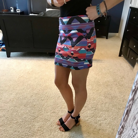 Colorful, stretch, Nollie brand mini skirt - Picture 3 of 4